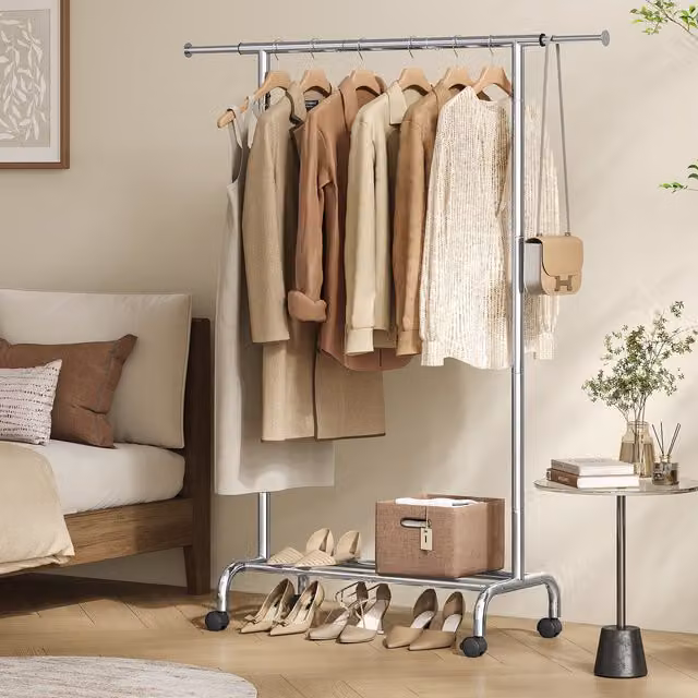 SONGMICS Extendable Metal Clothes Rail with Wheels in Silver