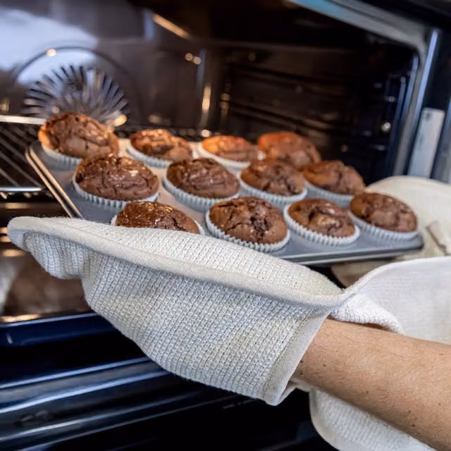 KitchenCraft White Cotton Oven Glove