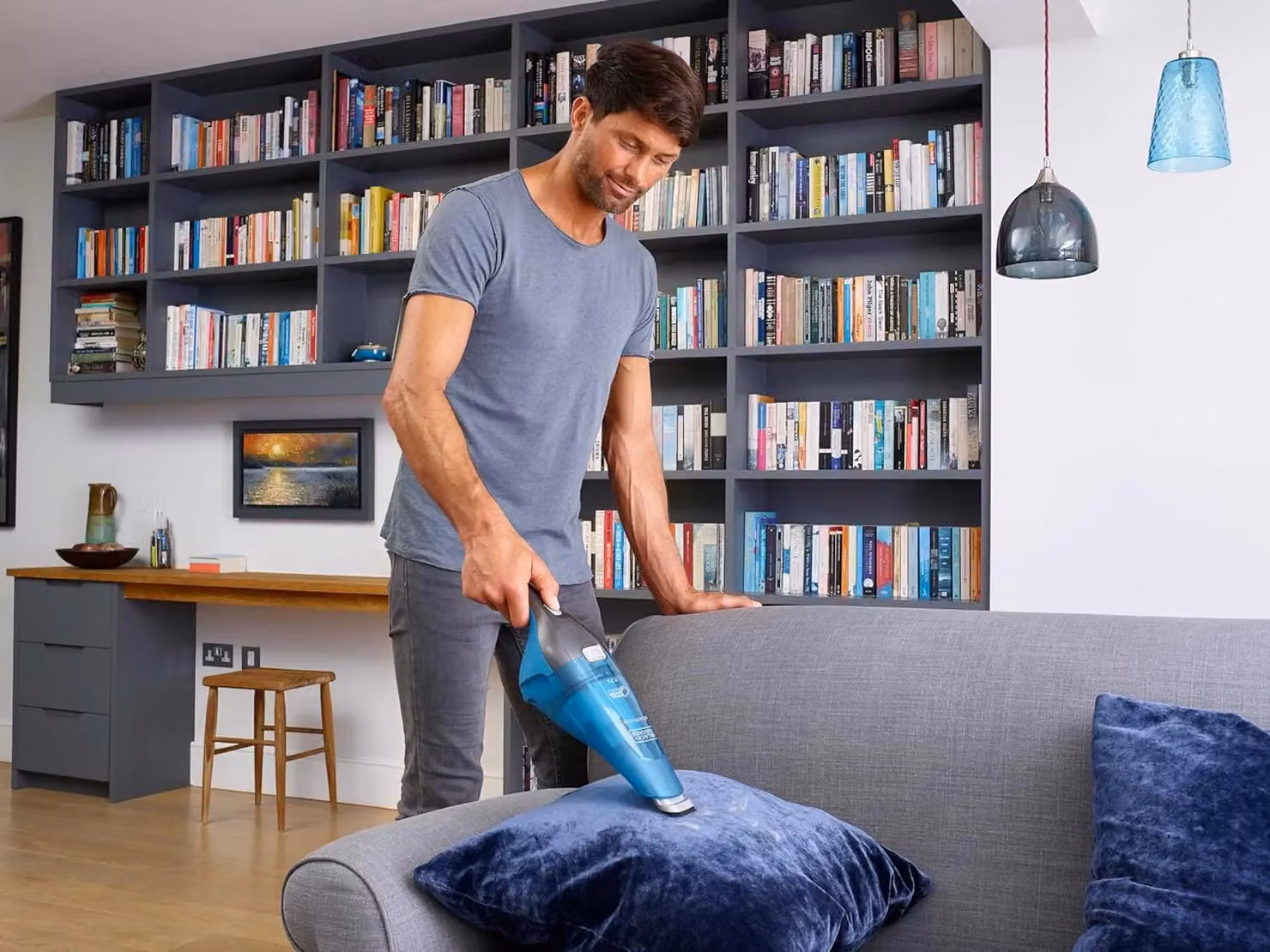 Black & Decker Rechargeable Wet & Dry Cordless Dustbuster in Blue and Black – 3