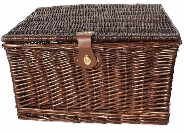 Topfurnishing Brown Picnic Hamper Lidded Basket with Latch, Width: 34 cm