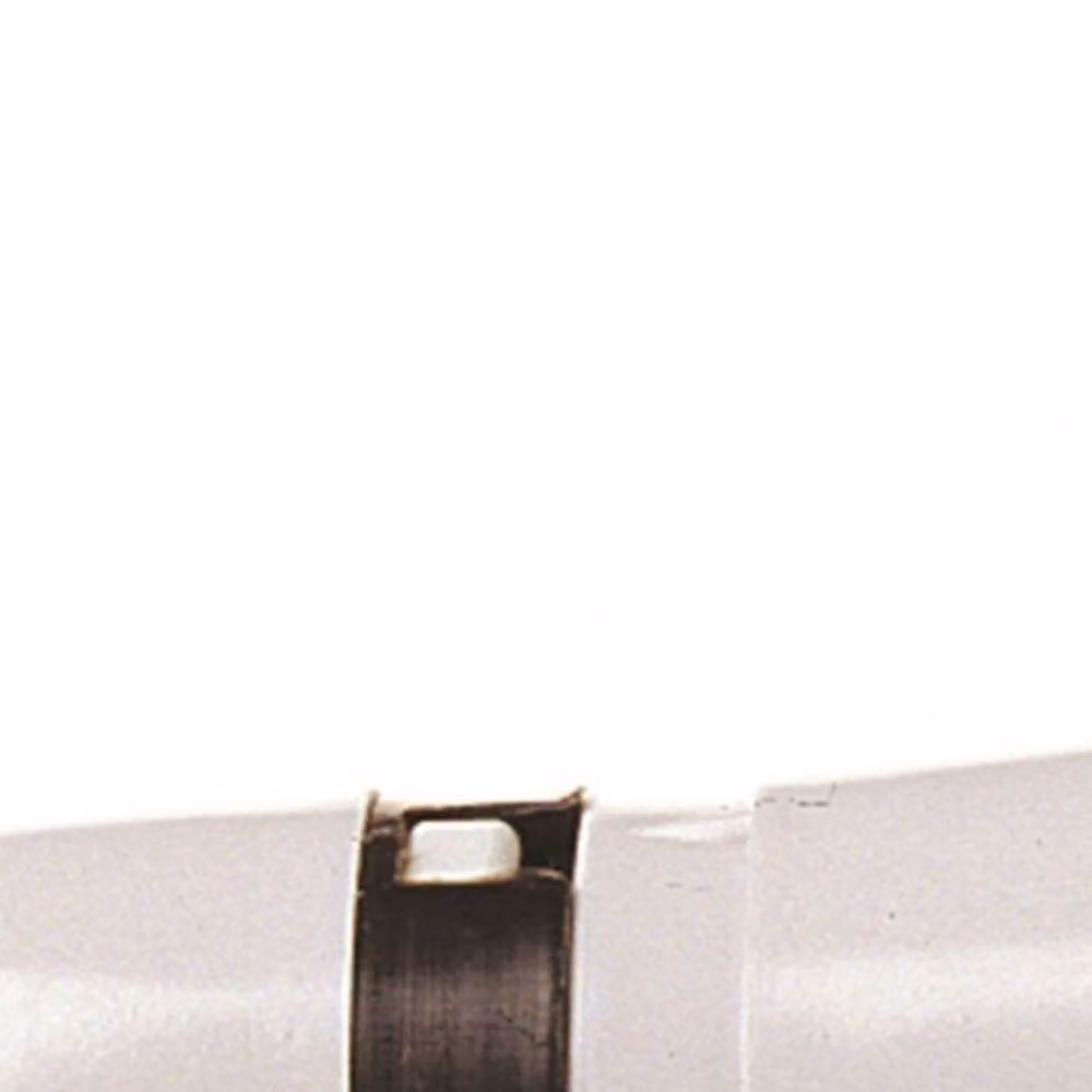 Dencon White Plastic B22 Switched Lamp Holder with 1/2 inch Screw Entry – 2