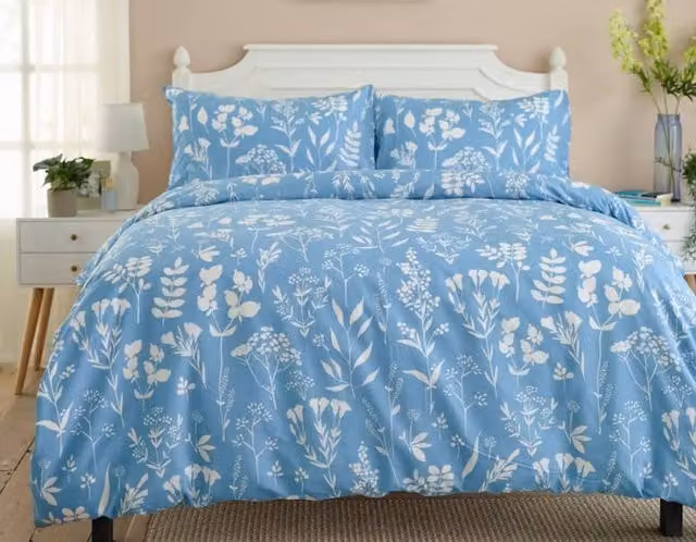 Deyongs Silhouette Floral Cotton Blend Duvet Set in Blue, 200 x 200 cm