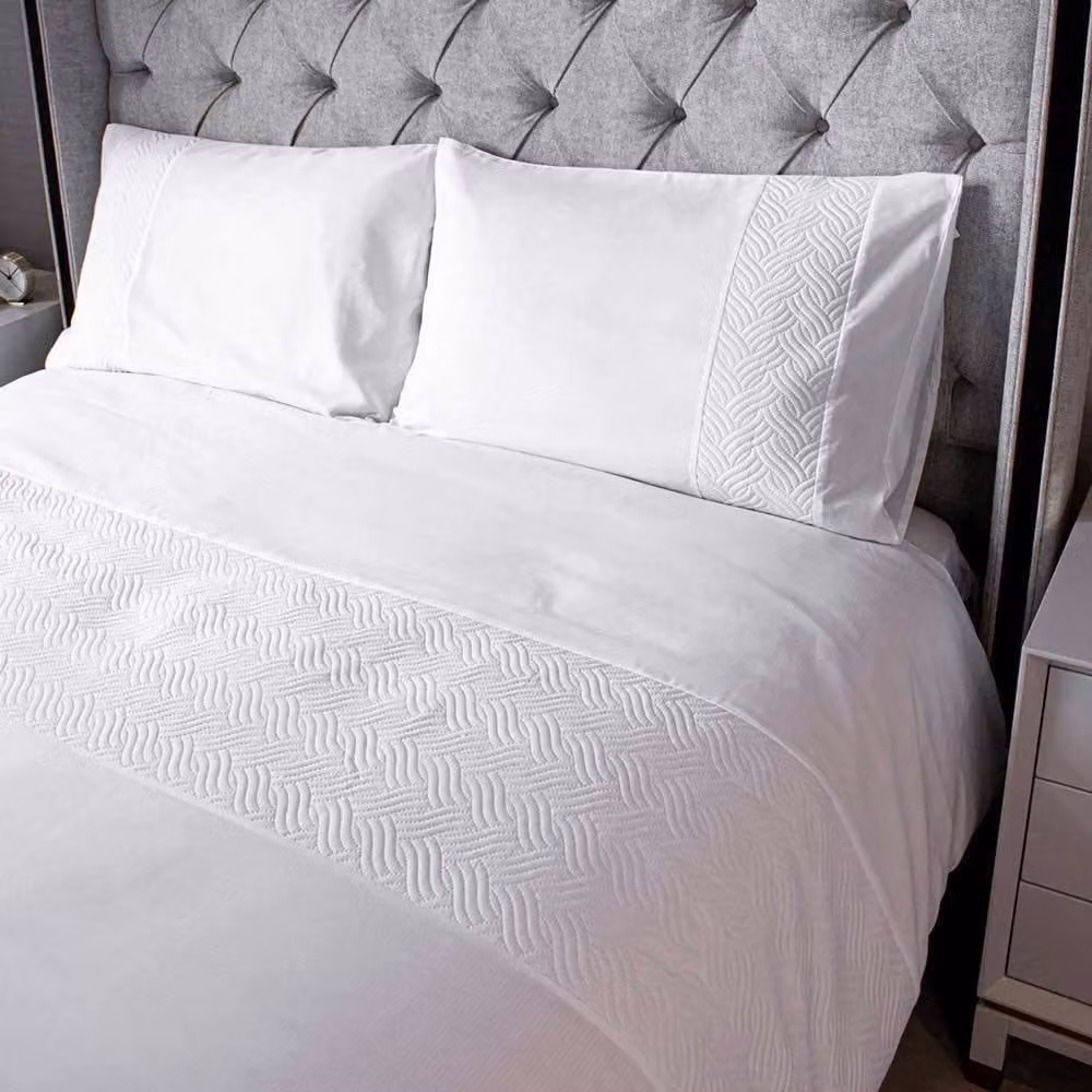 Voltico Pinsonic Quilted Microfibre Duvet Cover and Pillowcase Set in Green and White – 1