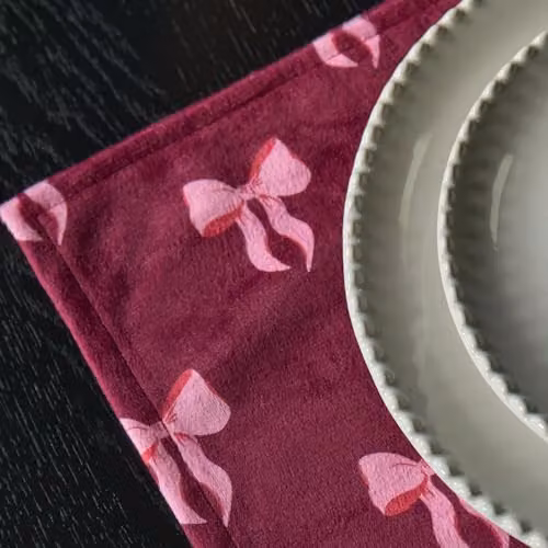 OHS Set of 4 Bow Print Matte Velvet Placemats, Burgundy, W: 40 cm, D: 30 cm – 2