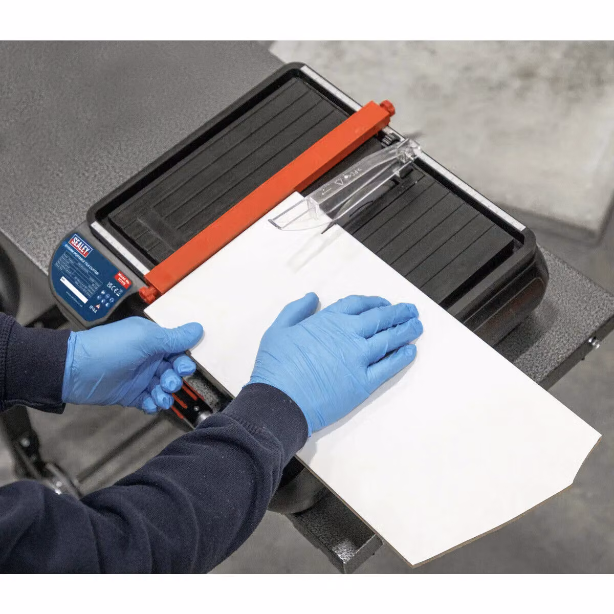 Loops 115mm Portable Tile Cutter with 3.5L Water Cooling, 500W, 230V, 0 to 45 Degree Mitre – 4