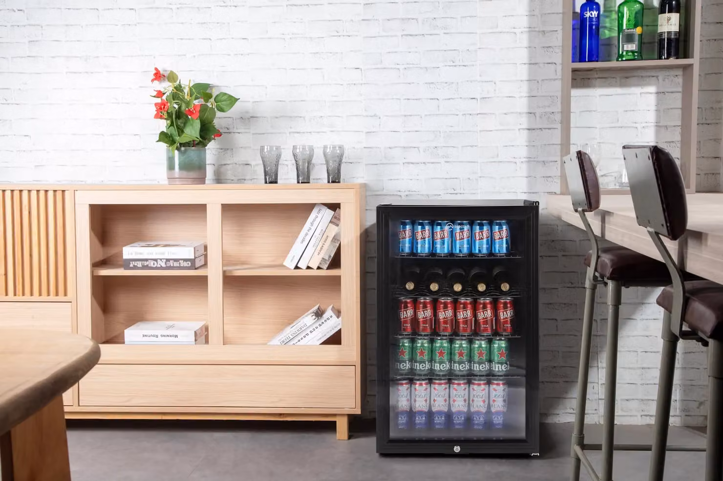 Subcold Super 115 Under Counter Compressor Beer Fridge with LED Interior Light and Lockable Glass Door, Black, W/D/H: 53.9 x 54.0 x 84.7 cm – 8