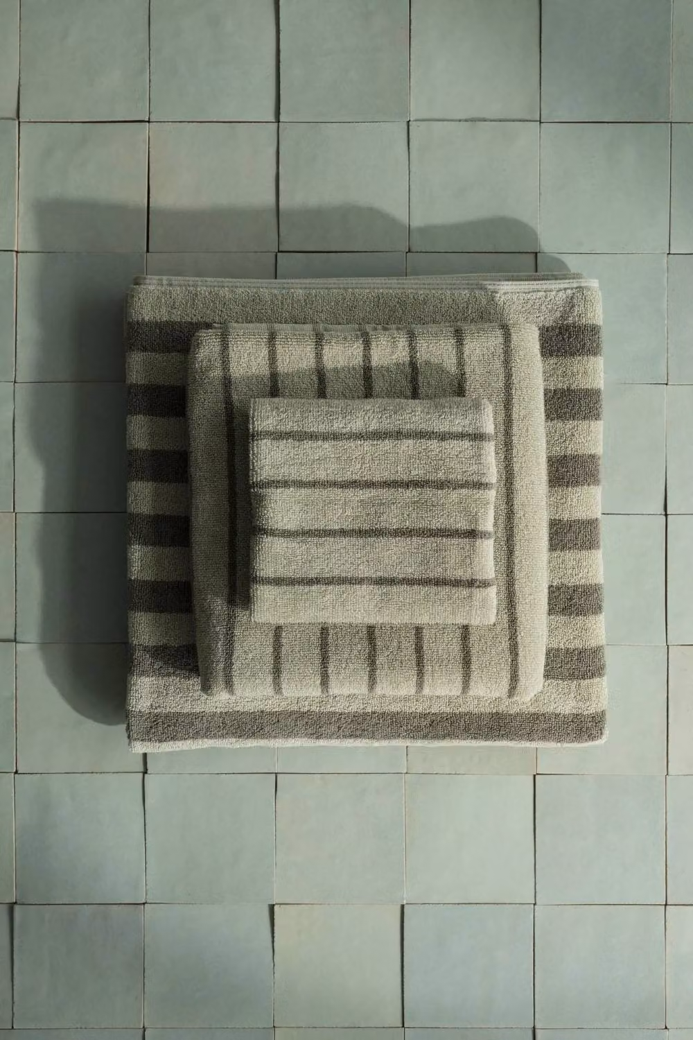 Blomus ARTO Striped Cotton Terry Towel in Desert Sage/Agave Green, W: 50 cm, L: 100 cm – 2