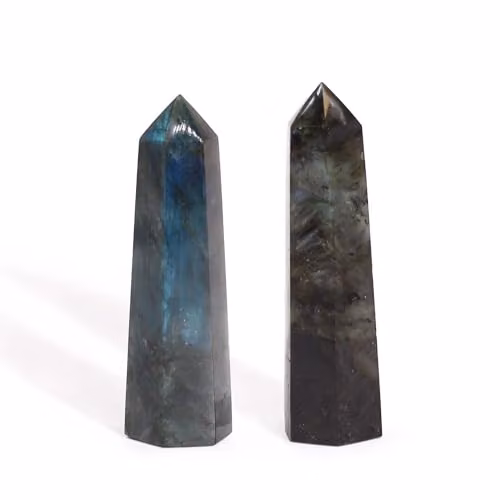 KDMD Madagascar Labradorite Point in Blue, Green and Gold, H 10 cm x W 2.8 cm – 3