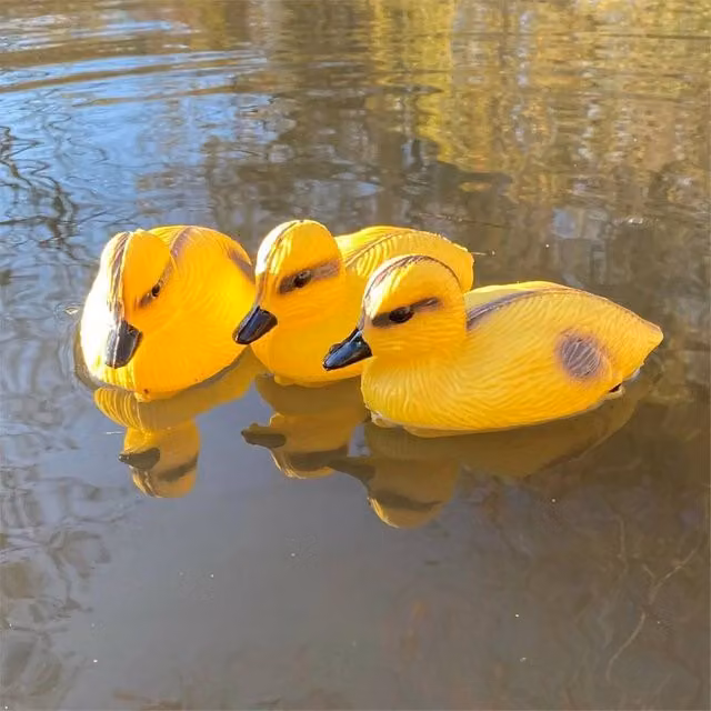 Nordara Floating Ducklings Set of 3 Yellow Plastic Pond Decoration