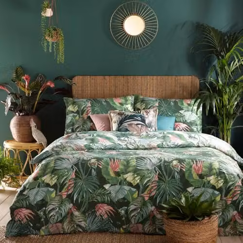 Riva Home Amazonia Reversible Floral Duvet Cover and Pillowcase Set in Green and White, 200 x 200 cm – 1