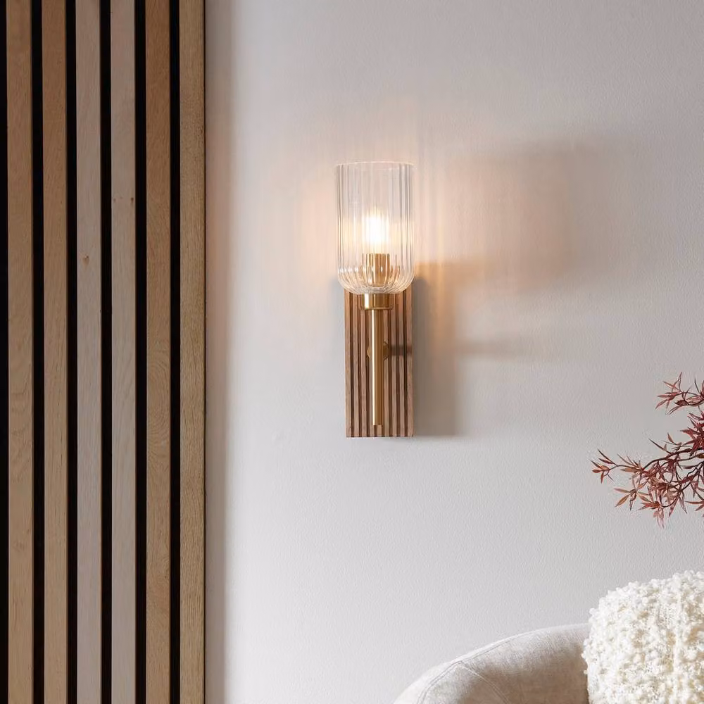 Netlighting Grove Wall Lamp in Brown with Beechwood, Vintage Brass and Transparent Ribbed Glass, E14 – 2