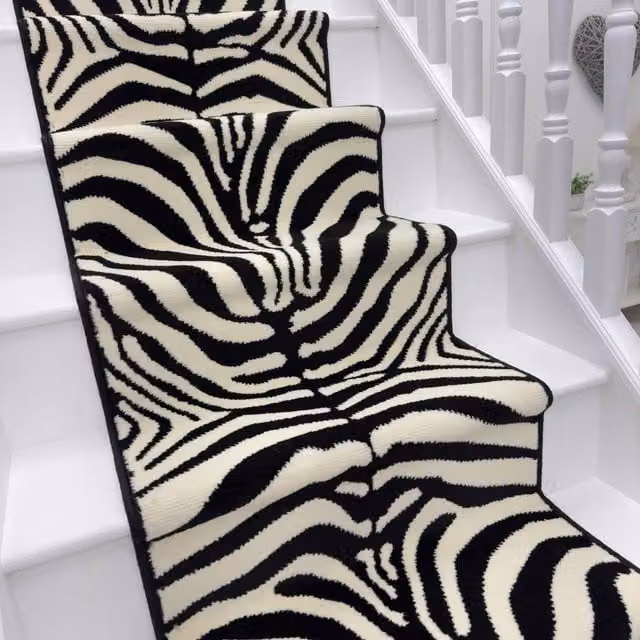 runrug Zebra Stair Runner Carpet in White, W: 70 cm, L: 600 cm – 1