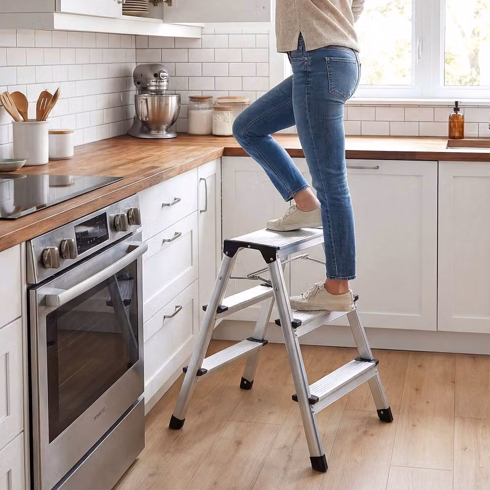 Gymax 3-Step Dual-Sided Aluminium Folding Step Ladder with Wide Anti-Slip Pedals in Silver – 3