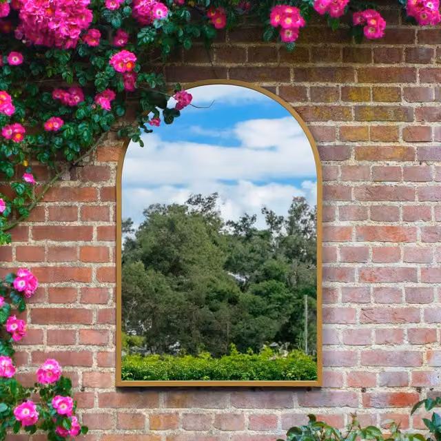 MirrorOutlet The Arcus Metal Framed Arched Garden Wall Mirror in Gold, Height: 120 cm