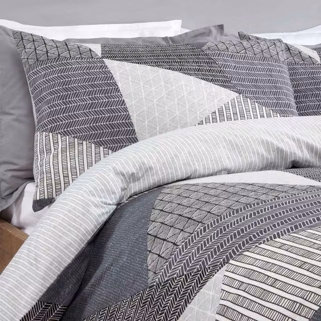 Dreamscene Reversible Grey Textured Geometric Duvet Cover Set with Pillowcases, W: 200 cm x L: 200 cm