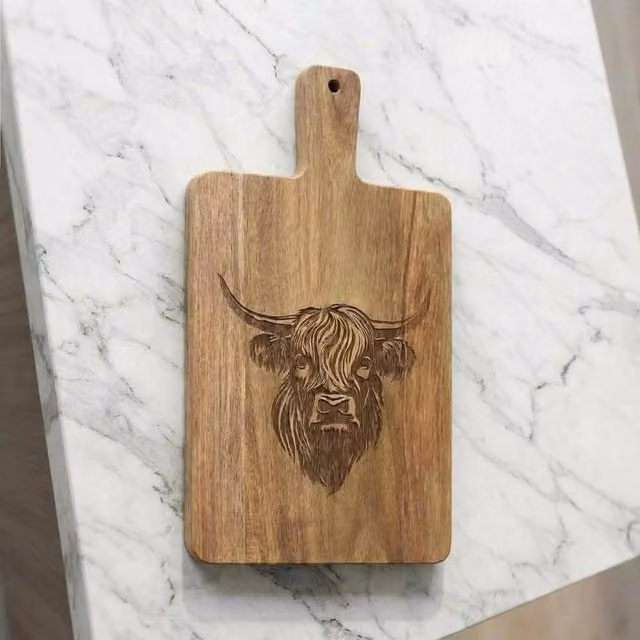 Garden Greatness Highland Cow Wooden Cutting Board in Brown and Multicolour – 1