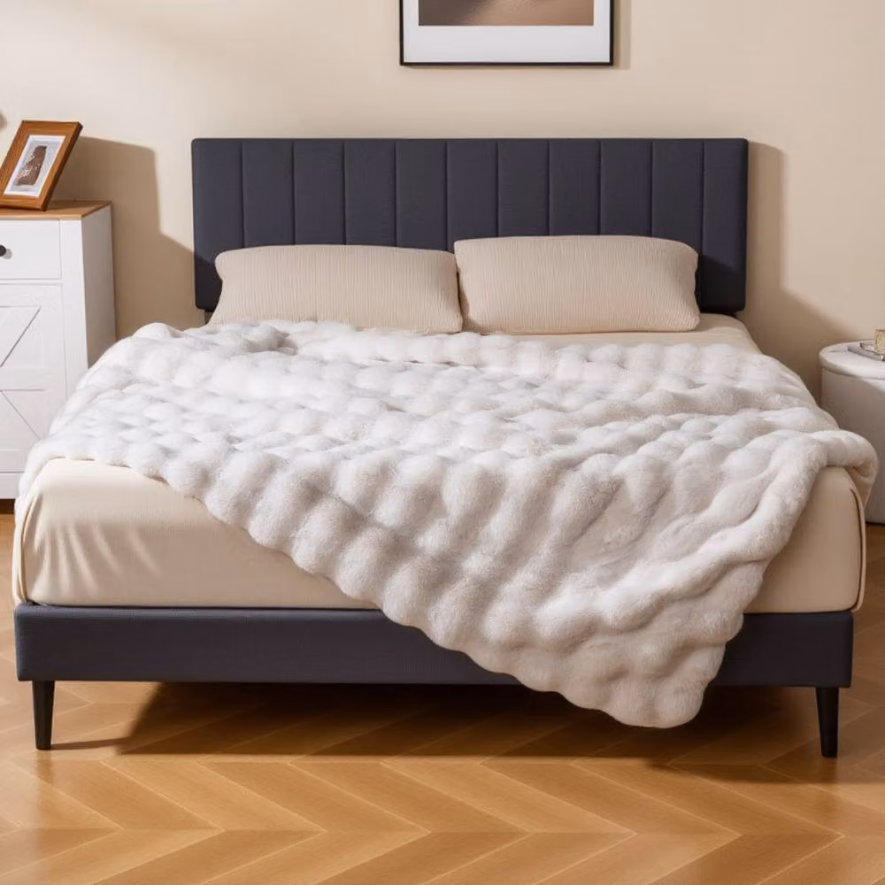 Costway White Faux Fur Reversible Double Face Fluffy Bubble Throw Blanket, W: 203 cm, D: 153 cm – 2