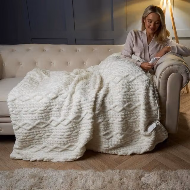 OHS Heated Cable Knit Electric Blanket in Cream and White