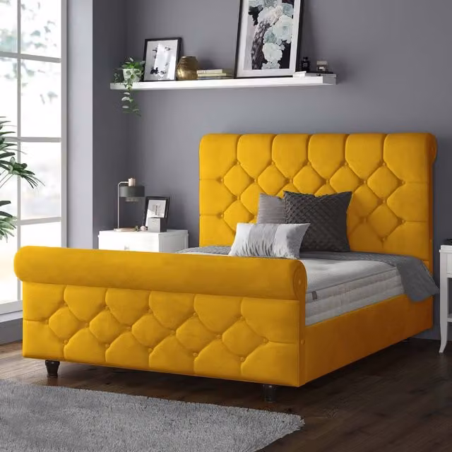 IH Design Jasmine Chesterfield Sleigh Bed Frame in Yellow Plush Velvet, W/D/H: 140 x 200 cm