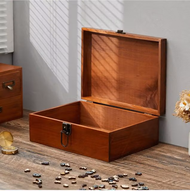 Living and Home Vintage Solid Wood Storage Box with Hinged Lid and Lock Clasp in Brown – 1