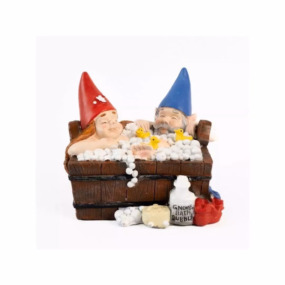 Marco Paul Multicolour Solar Light Bathtub Gnome Garden Ornament in Resin – 3