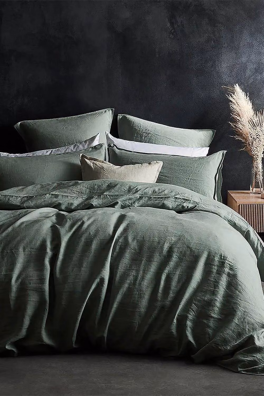 Lazy Linen Pure Washed Linen Fitted Sheet in Green, King Size (180 x 200 cm) – 2