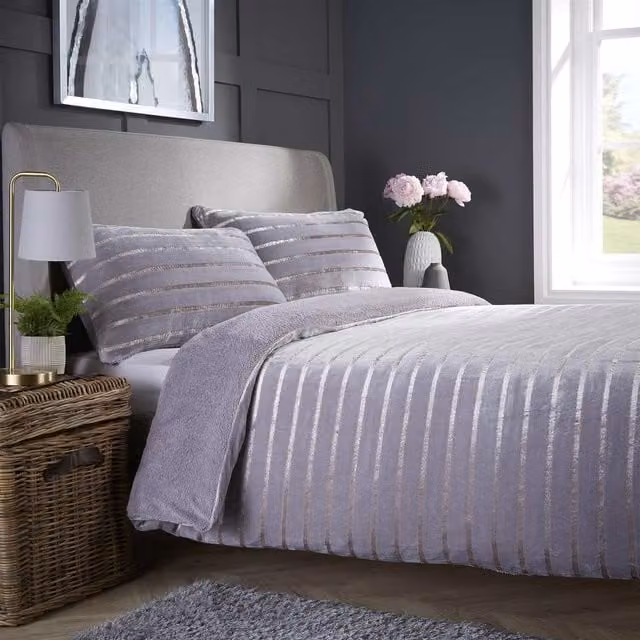 NewEdgeBlinds Stripe Teddy Reversible Fleece Duvet Set in Silver, 90 x 190 cm