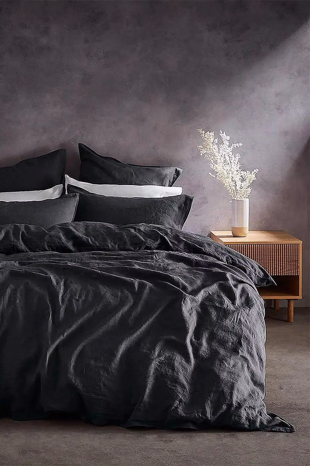 Lazy Linen Pure Washed Linen Fitted Sheet in Charcoal, Size: 90 x 200 cm – 2