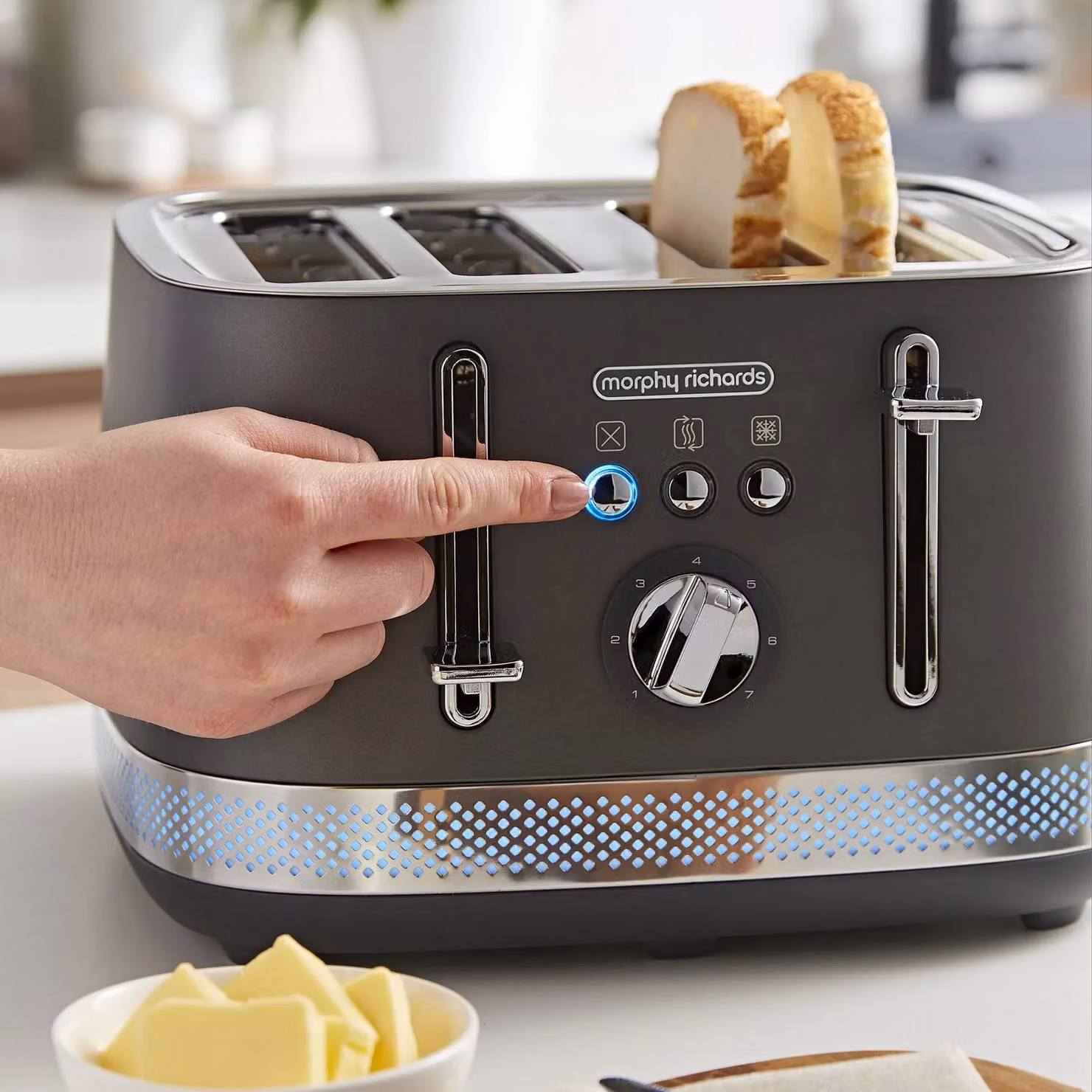 Morphy Richards Illumination 4-Slice Toaster in Dark Grey – 3
