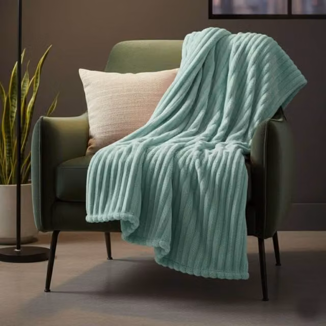 Snug City Chunky Ribbed Mink Throw Blanket in Duck Egg Blue, W/D/H: 200 x 240 cm – 1