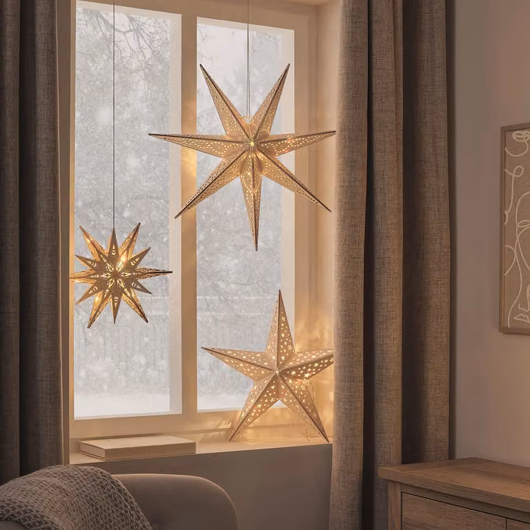 Lights4fun.co.uk Set of 3 Wooden Star Hanging Christmas Decorations with Remote Control in Gold and White