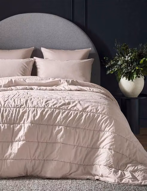 Bedfolk Pure Cotton Quilted Throw in Soft Pink