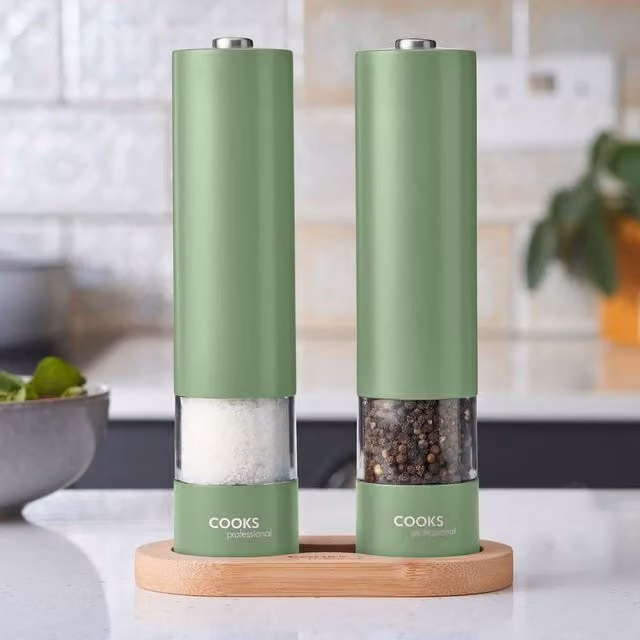 Cooks Professional Electric Salt and Pepper Mill Automatic Grinder with Stainless Steel and Bamboo Base in Green – 1