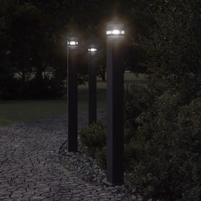 Berkfield Home Set of 3 Black Aluminium Outdoor Floor Lamps with Outlet, Height: 110 cm – 1