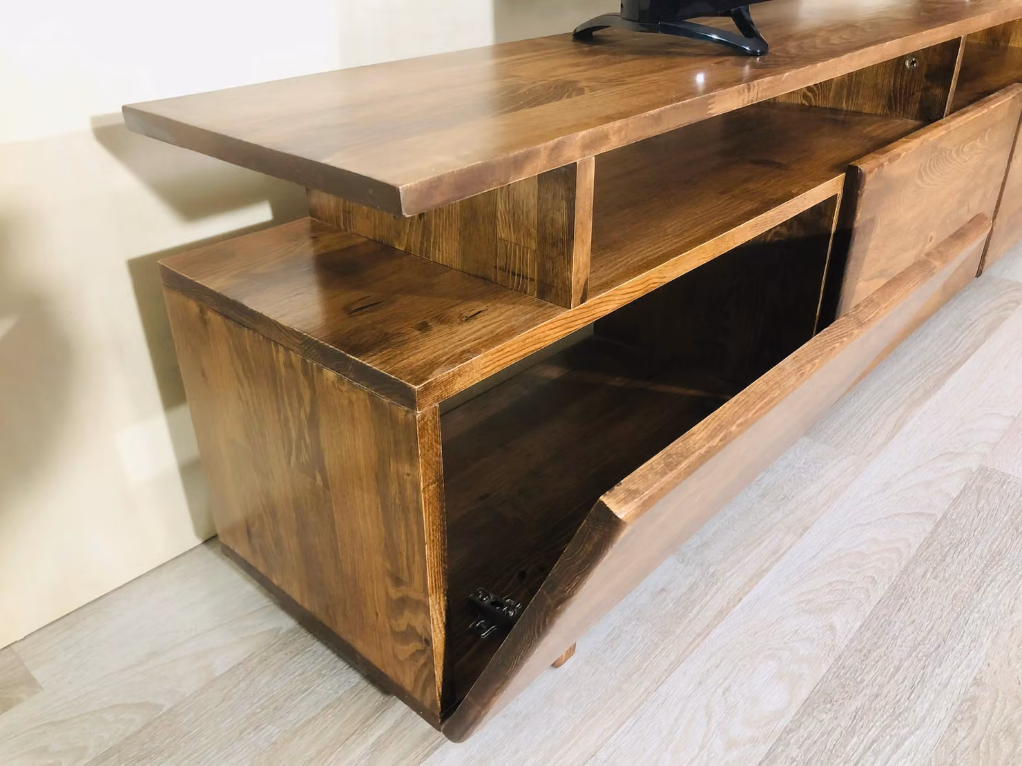 Destina Home Magnus Solid Wood TV Stand and Media Console in Brown, W: 174 cm, D: 52 cm, H: 30 cm – 5