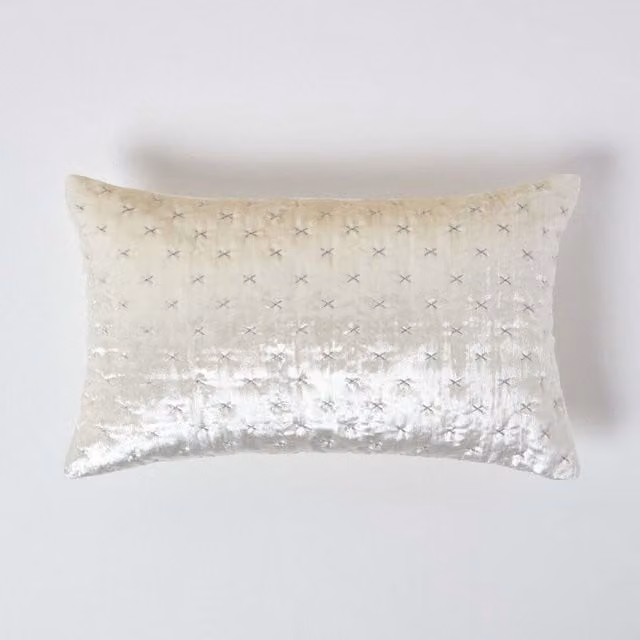 Homescapes Velvet Rectangular Cushion Cover in White and Yellow, W: 50 cm