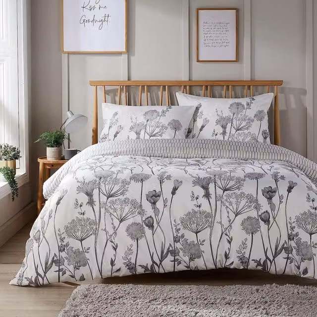 NewEdgeBlinds Grey and White Floral Printed Cotton Polyester Duvet Cover, W: 140 cm, H: 200 cm