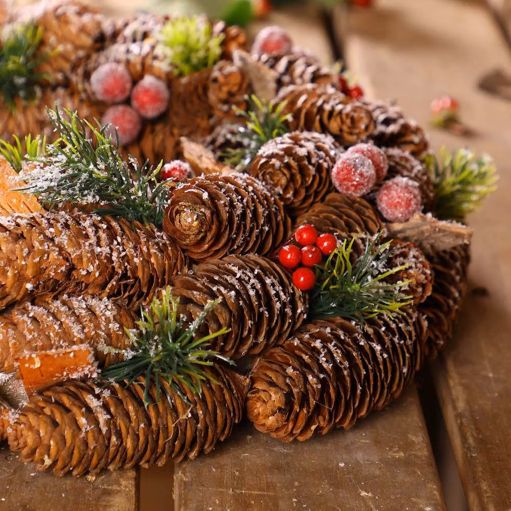 Dibor Traditional Berries Christmas and Seasonal Wreath in Grey and Red, Diameter: 36 cm – 3