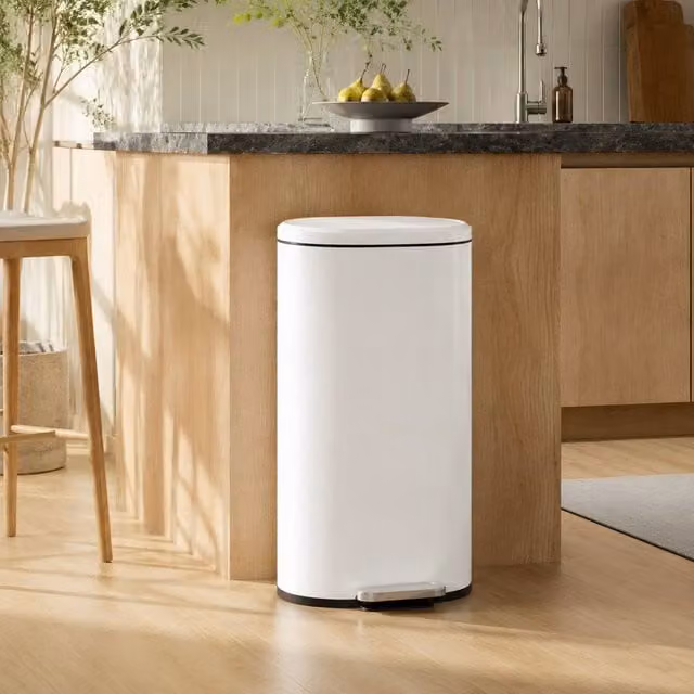 STILVORA 30L White Kitchen Pedal Bin with Soft-Close Lid and Removable Inner Bucket