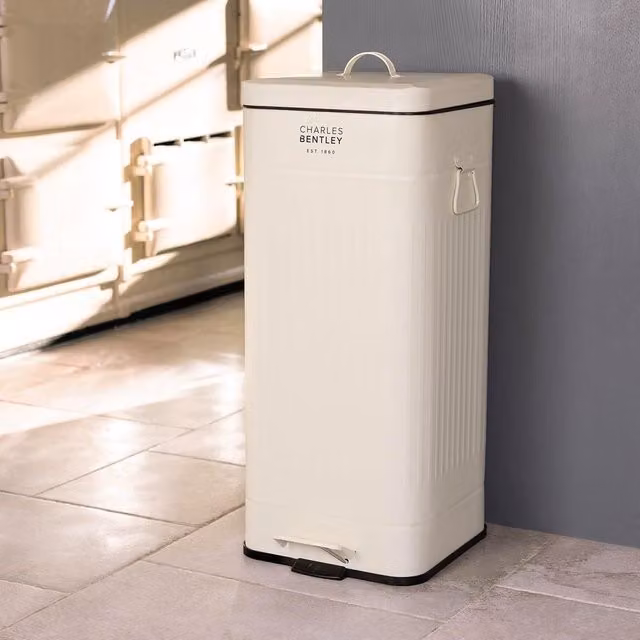Charles Bentley 30 Litre Steel Retro Kitchen Pedal Waste Bin with Removable Inner Bucket, Cream, H 67 x W 28 x D 28 cm – 1