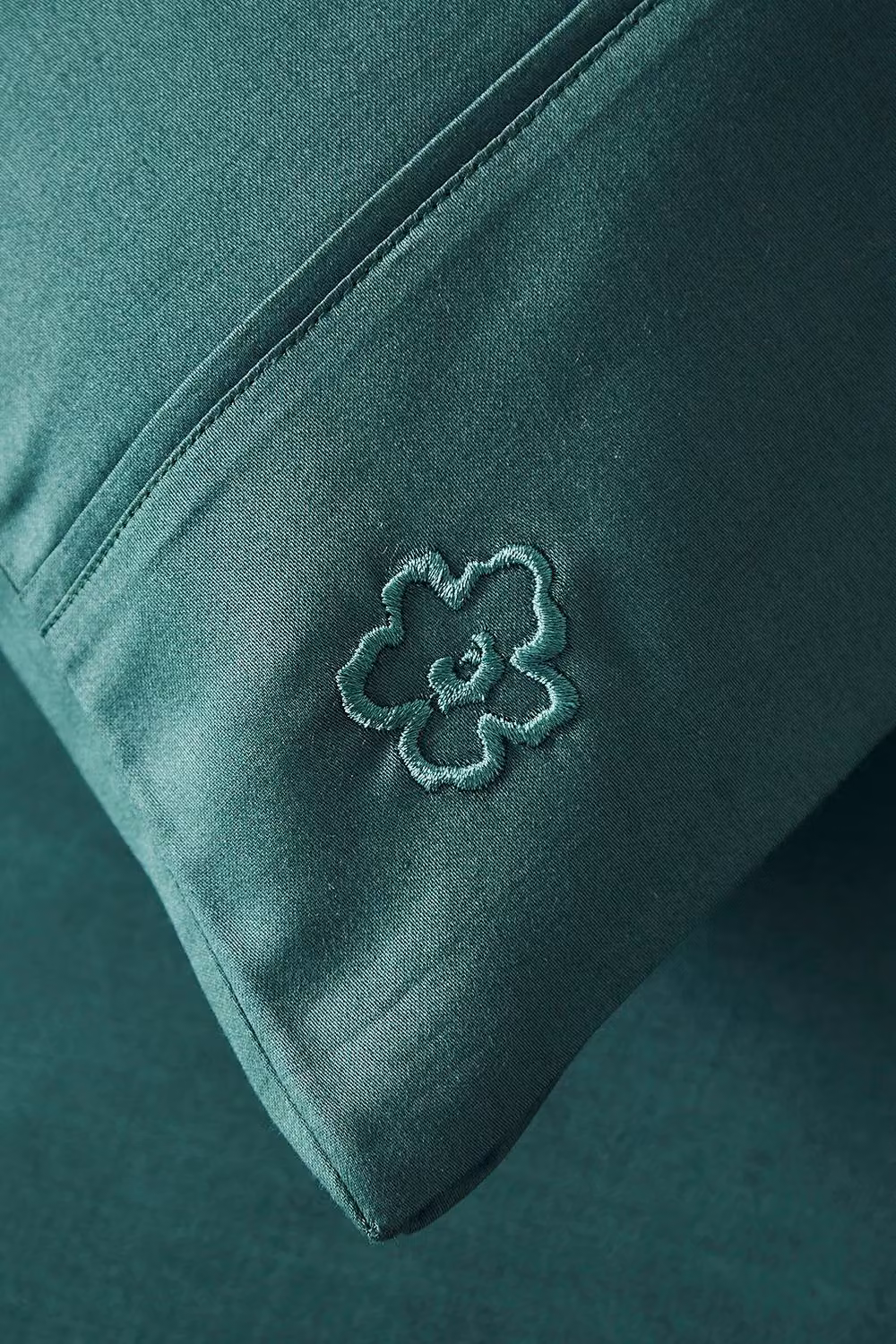 Ted Baker Plain Dye Mako Satin Cotton Pillowcase in Green – 2