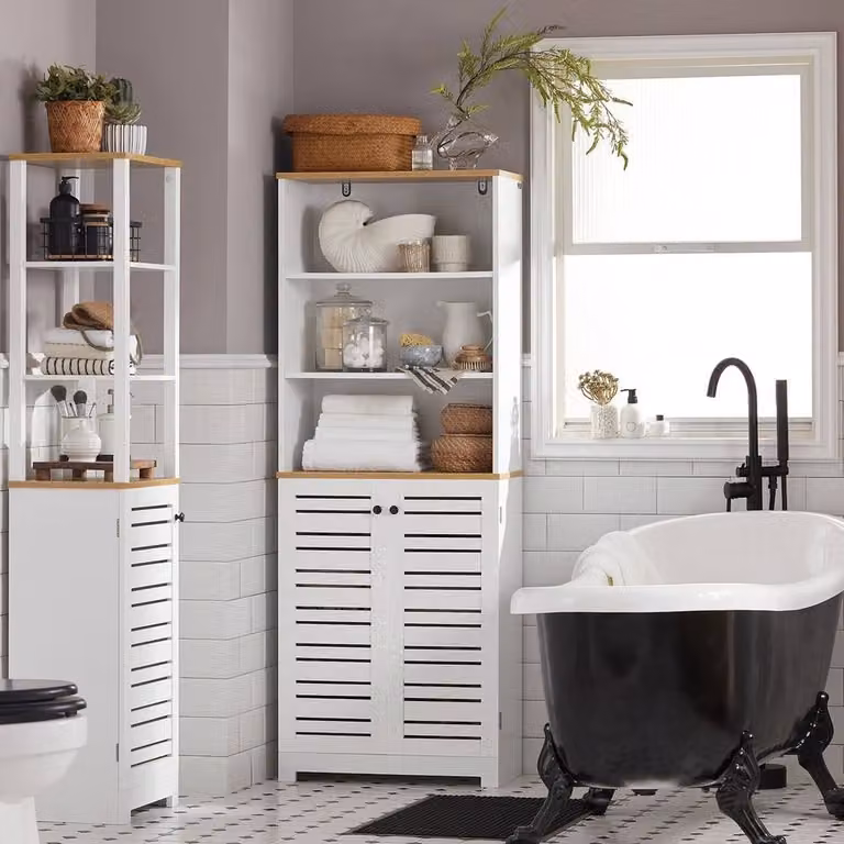 SoBuy Modern White Matt Freestanding Bathroom Cabinet with Hinged Doors and Internal Shelves
