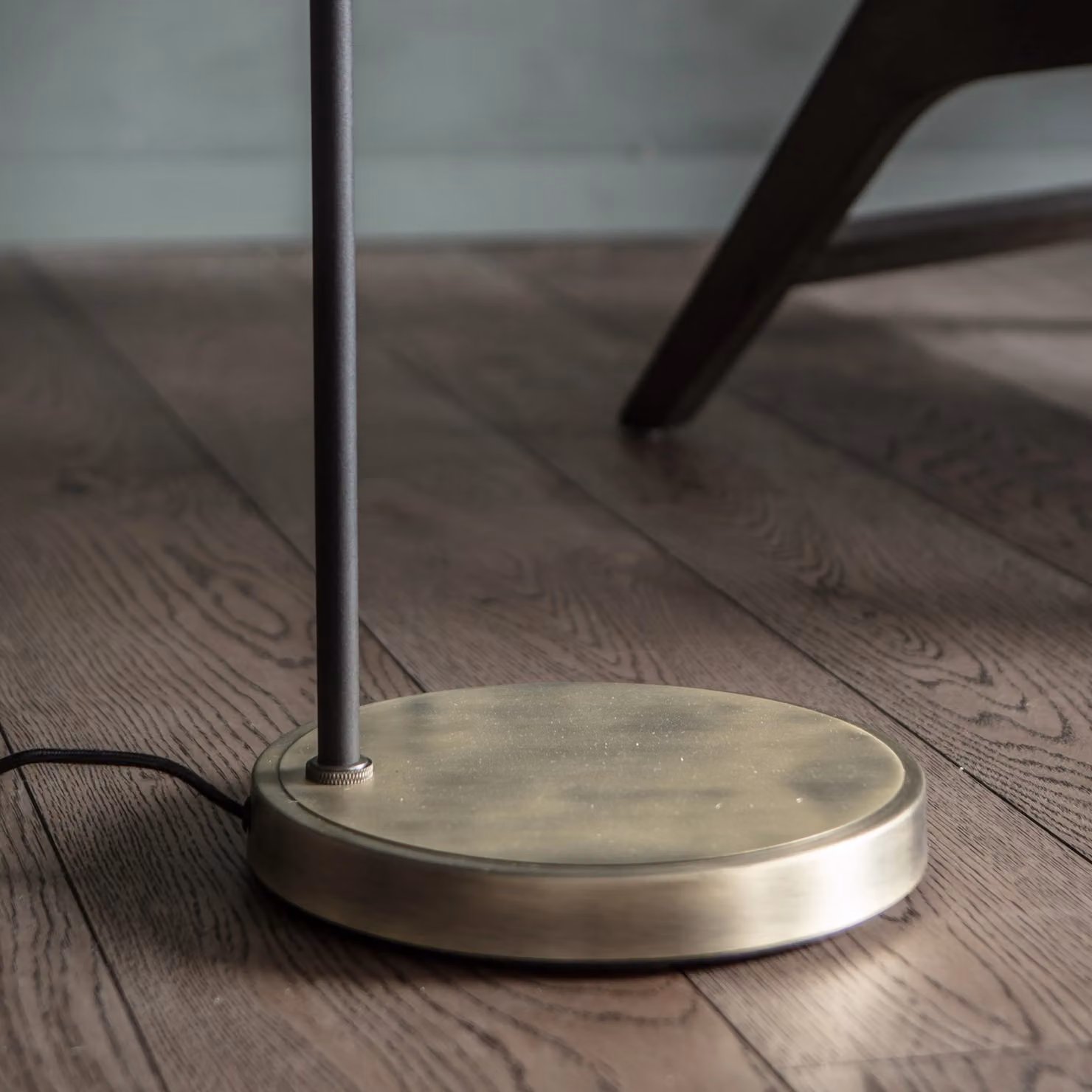 Loops LED Floor Lamp in Matt Antique Brass and Matt Black with E27 Bulb, H 148 cm x W 34 cm x D 34 cm – 2