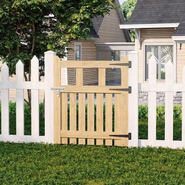 Livingandhome Spruce Wood Garden Fence Gate with Raised Sides in Brown and Beige, W/H: 76 x 90 cm