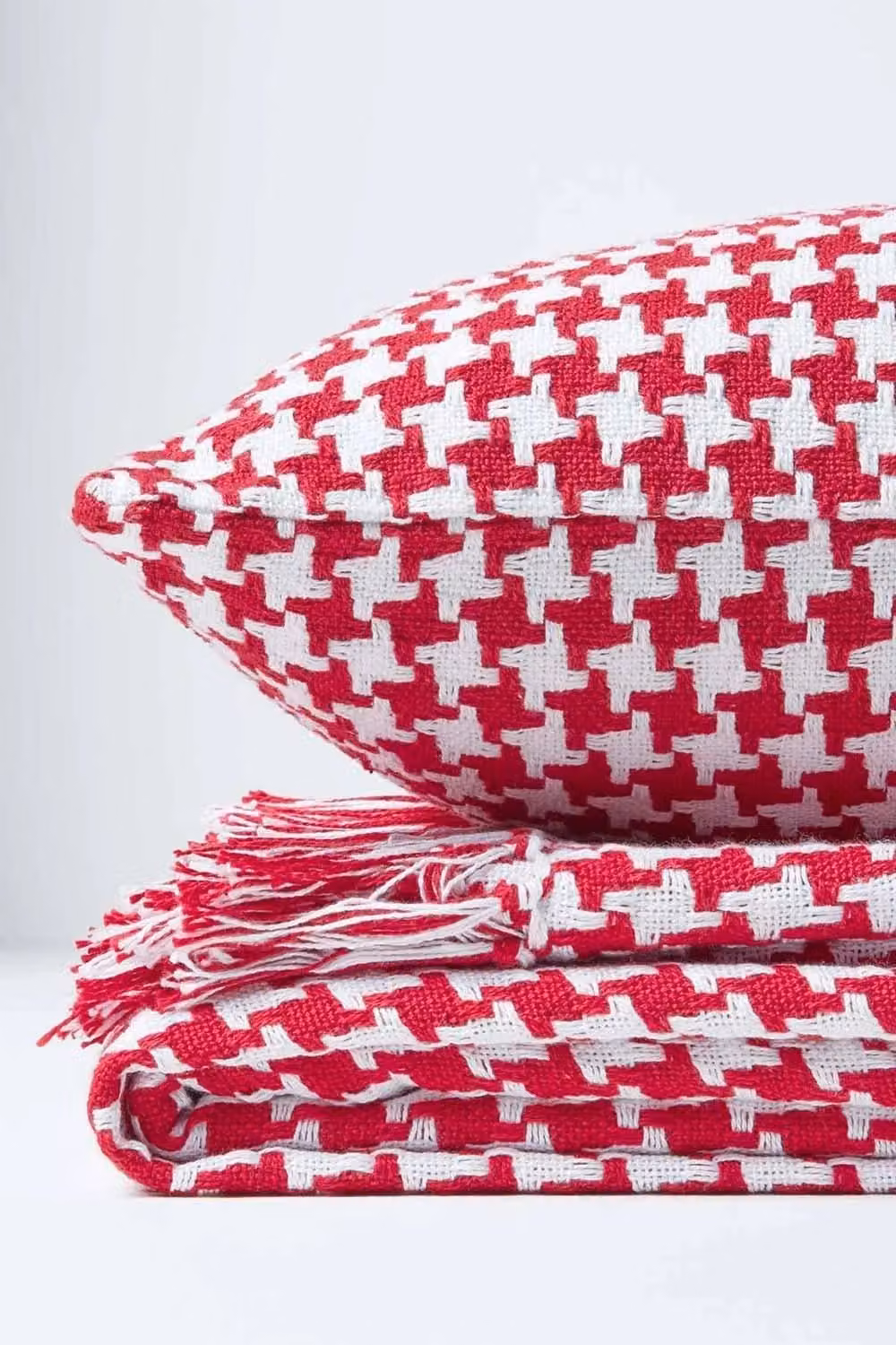 Homescapes Red Houndstooth Cotton Cushion Cover, W/D/H: 60 x 60 x 60 cm – 3