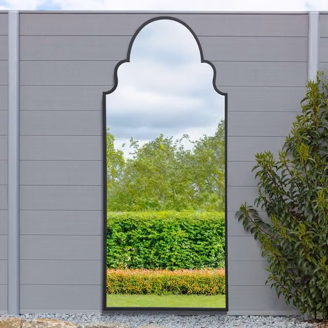 MirrorOutlet Arcus Crown Arch Leaner Outdoor Wall Garden Mirror in Black, Height: 200 cm