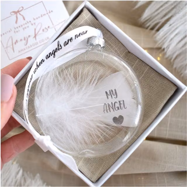 Amaya Rose Ltd In Memory of My Angel Round Glass Bauble with Feather Memorial Décor in Clear and White