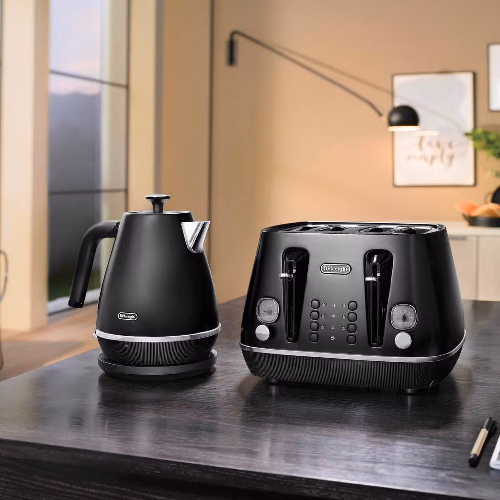 DeLonghi Distinta X Black Stainless Steel Kettle 1.7 l and 4 Slice Toaster Set – 5