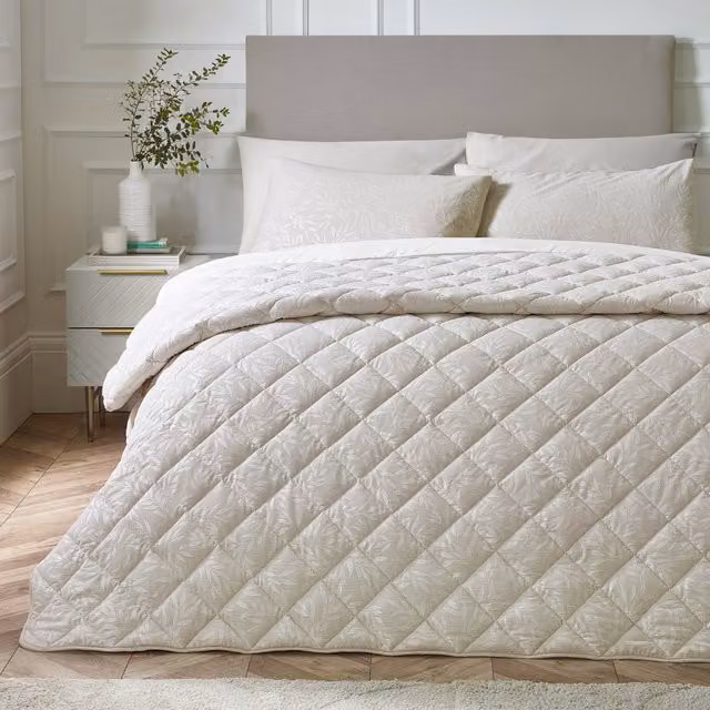 Catherine Lansfield Corded Leaves Floral Bedspread in Champagne Beige, W: 240 cm x D: 260 cm
