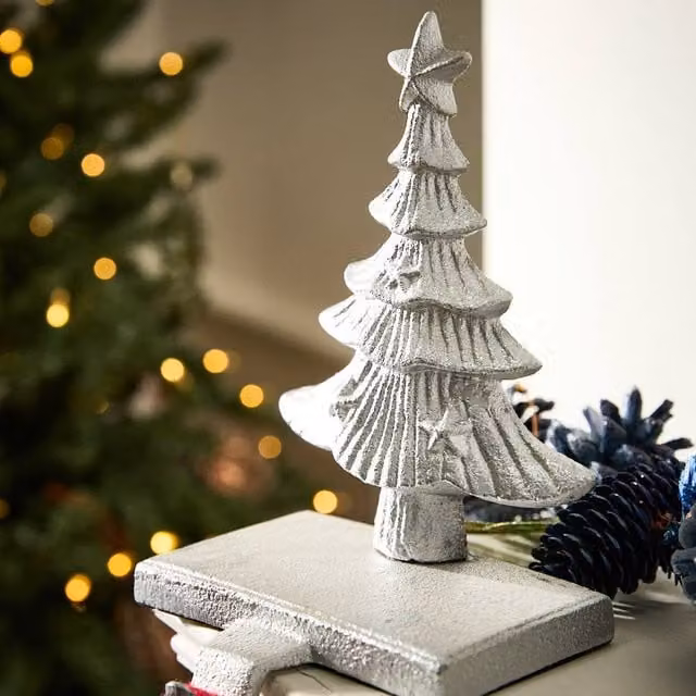 Dibor Silver Cast Iron Star Decorative Christmas Stocking Holder – 1